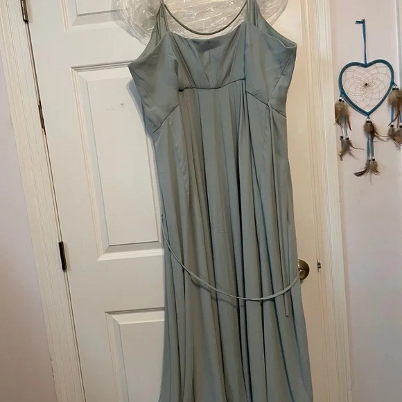 David's Bridal Dress Sage Green - Picture 4 of 7